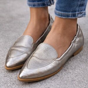 Miz Mooz Metallic Gold  Pointed Toe Flats Shoes Women's  Sz 8.5 Preppy, Coquette